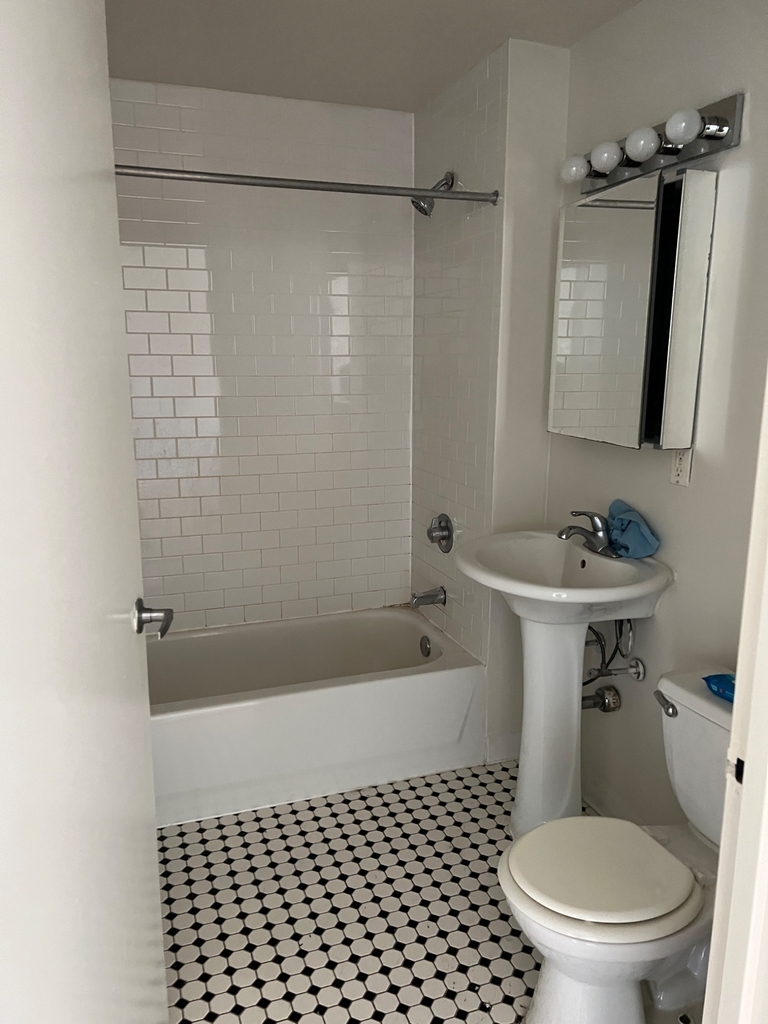 West 96th Street - Photo 7