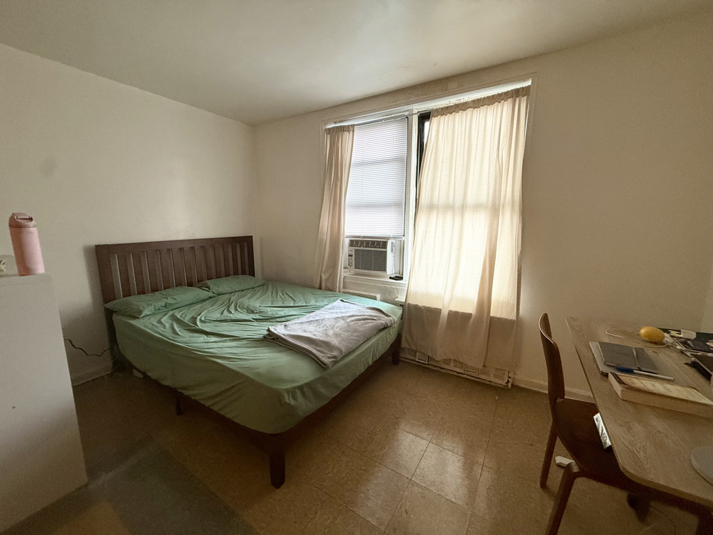 272 Clarkson Avenue - Photo 2