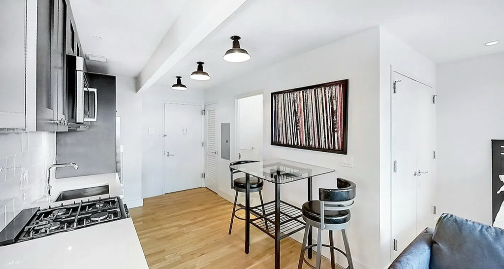 180 Franklin avenue - Photo 4