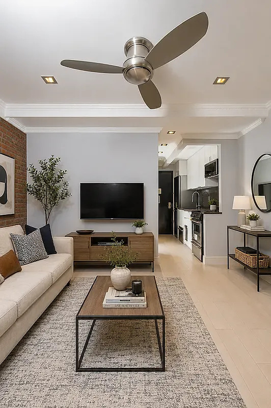 221 East 11th Street - Photo 5