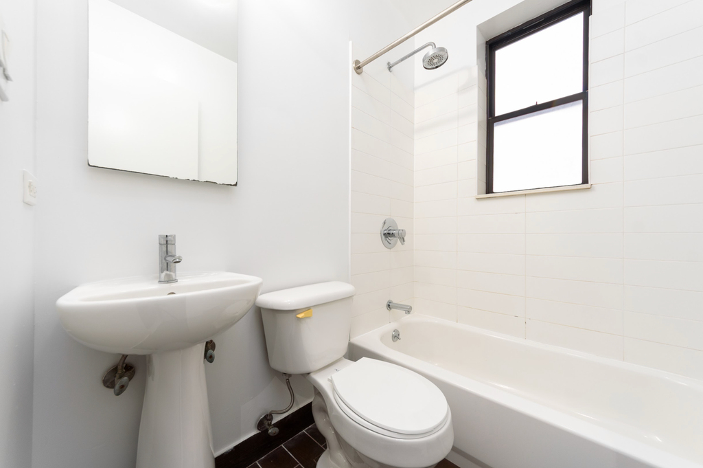 West 91st Street - Photo 4