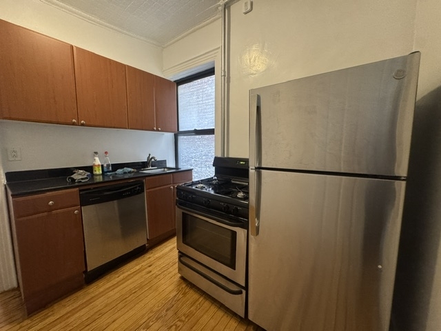 229 East 12th Street - Photo 3