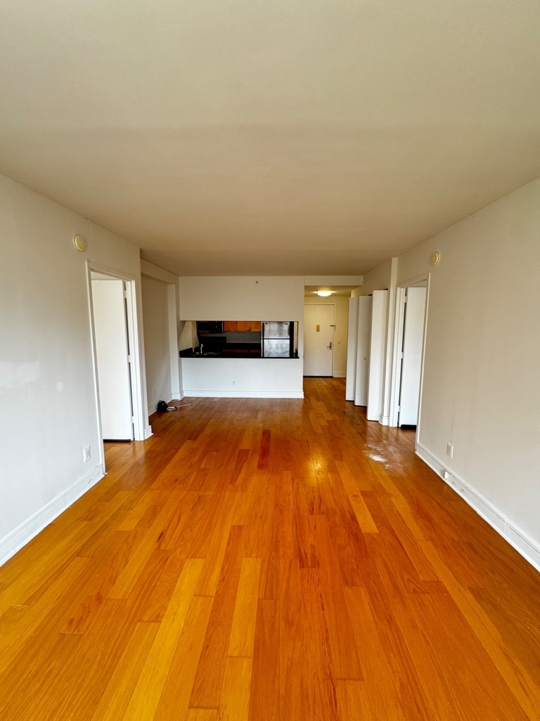 West 96th Street - Photo 8