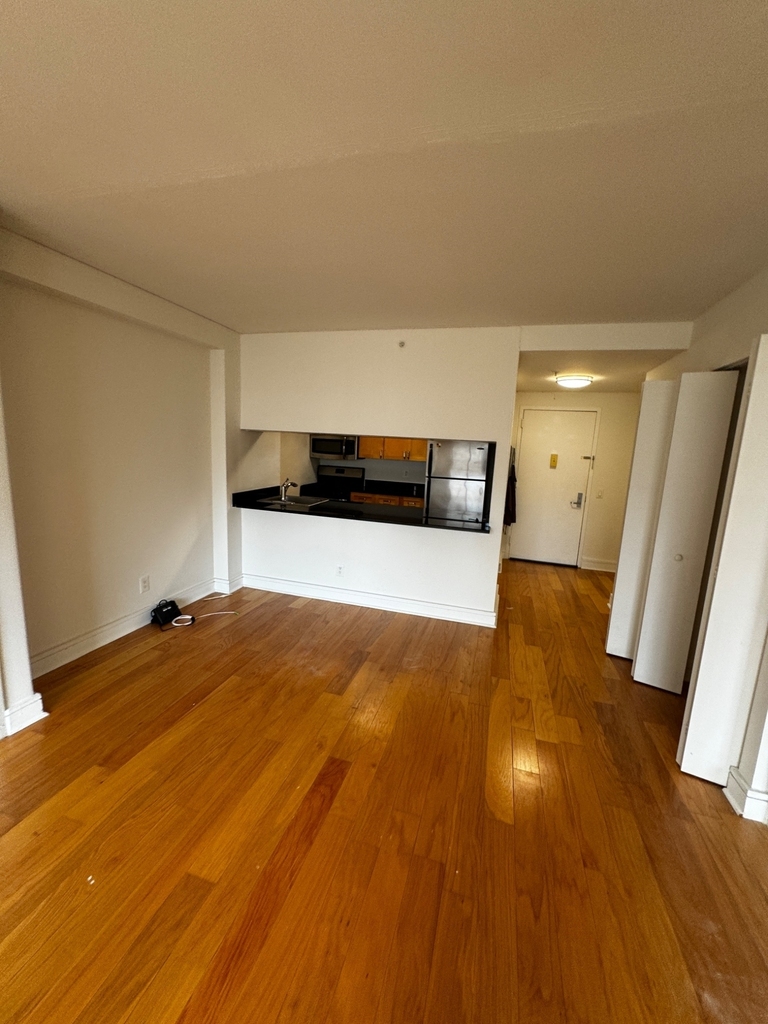 West 96th Street - Photo 9