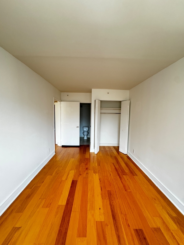 West 96th Street - Photo 14