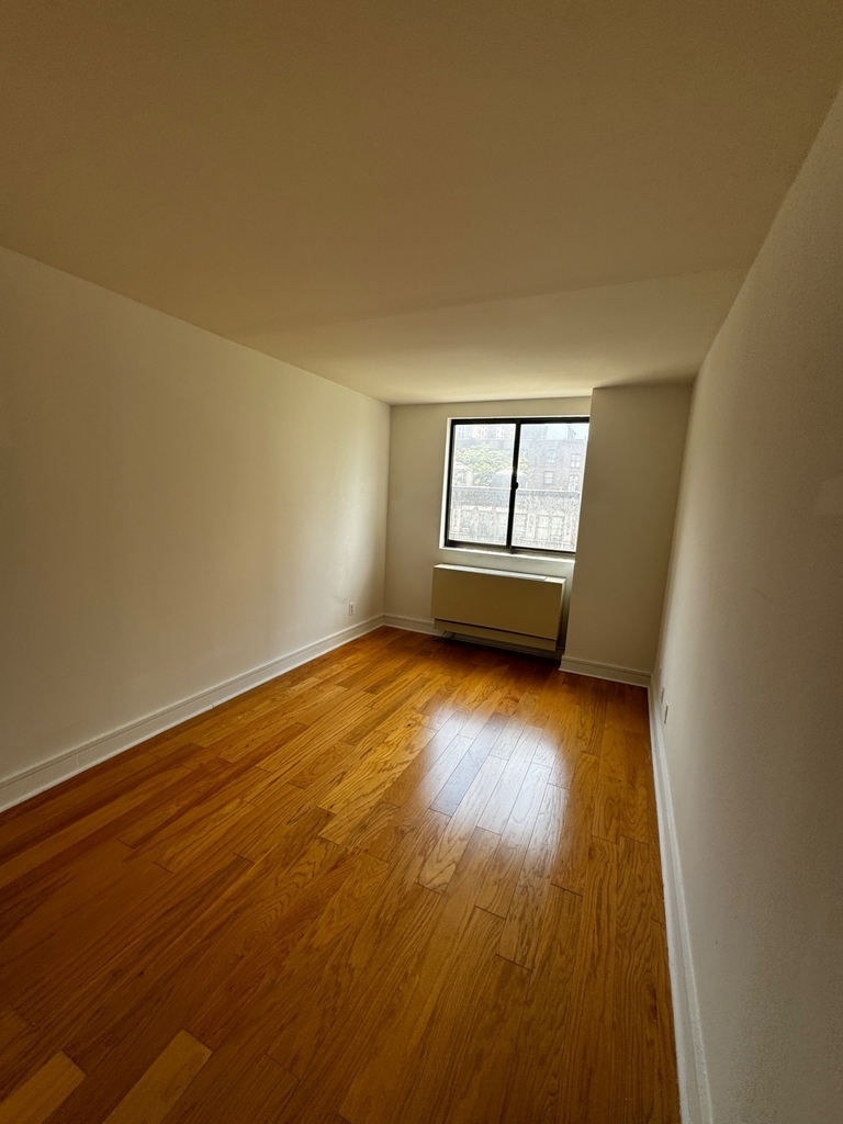 West 96th Street - Photo 13