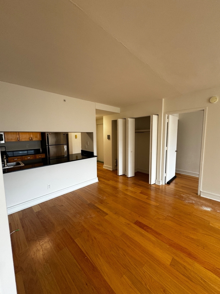West 96th Street - Photo 6