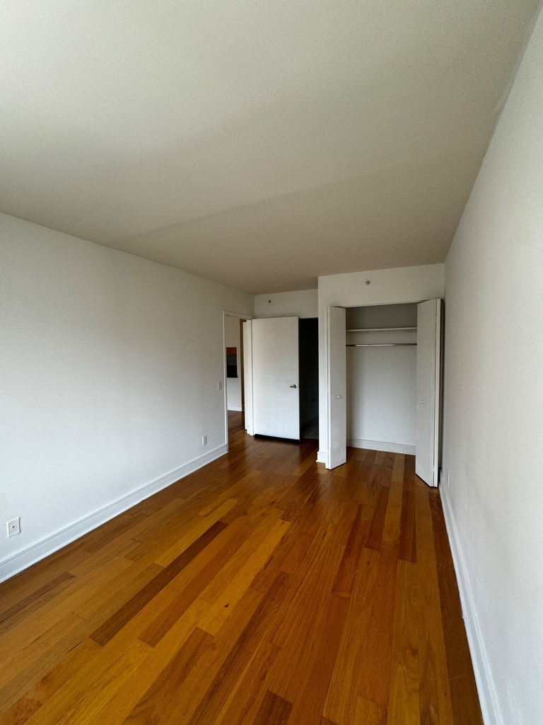 West 96th Street - Photo 15