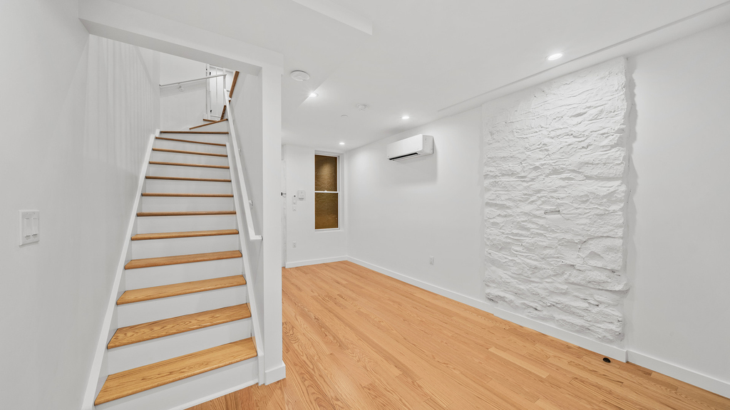284 Suydam Street - Photo 7
