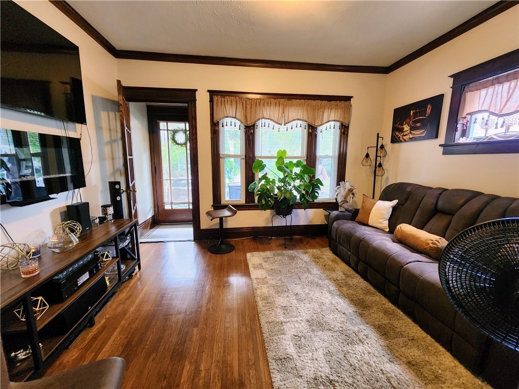 674 Parsells Avenue - Photo 2