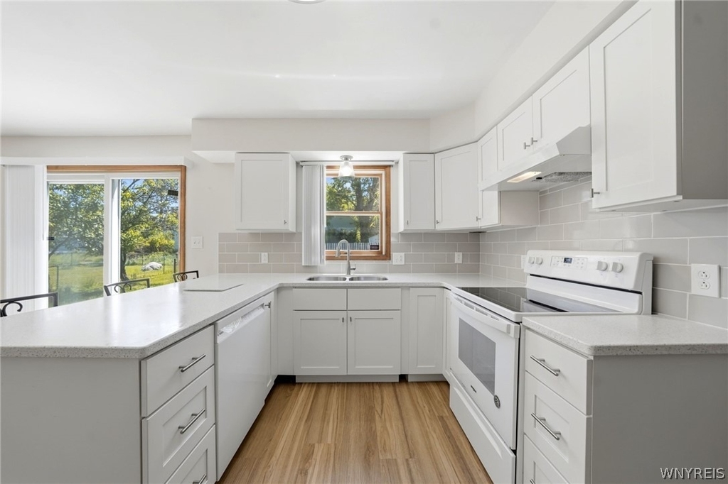 555 Lakeview Avenue - Photo 6