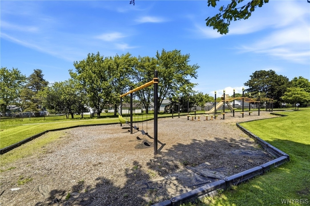 555 Lakeview Avenue - Photo 24