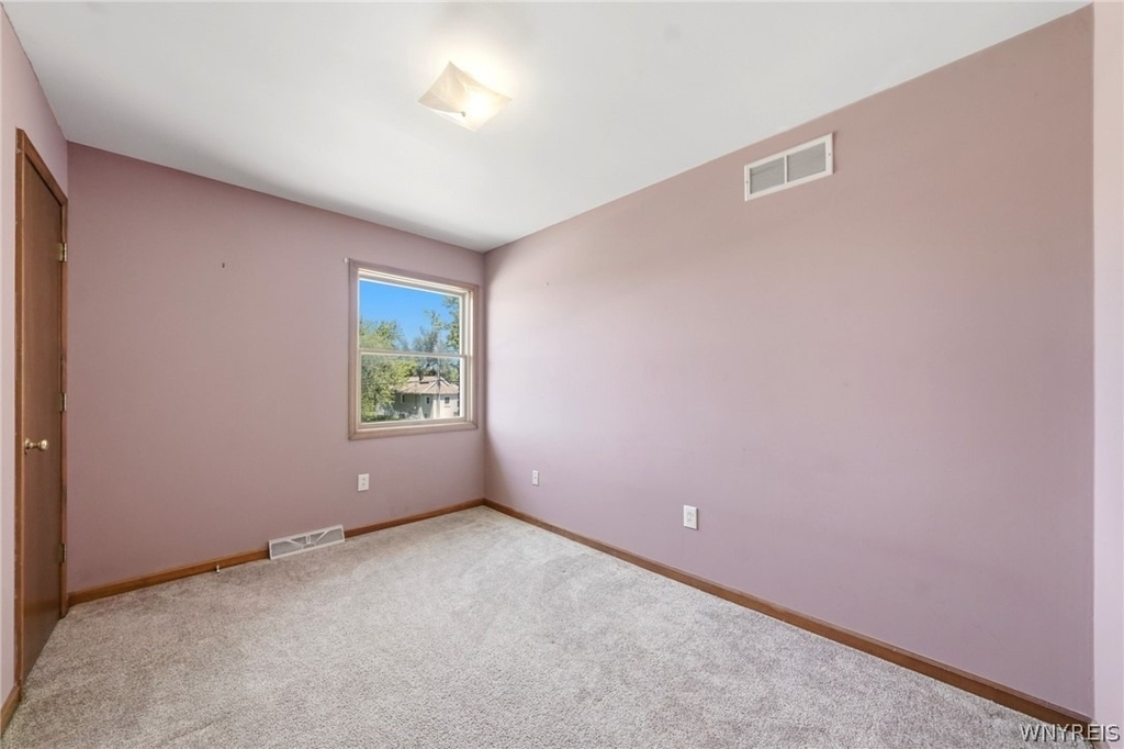 555 Lakeview Avenue - Photo 8