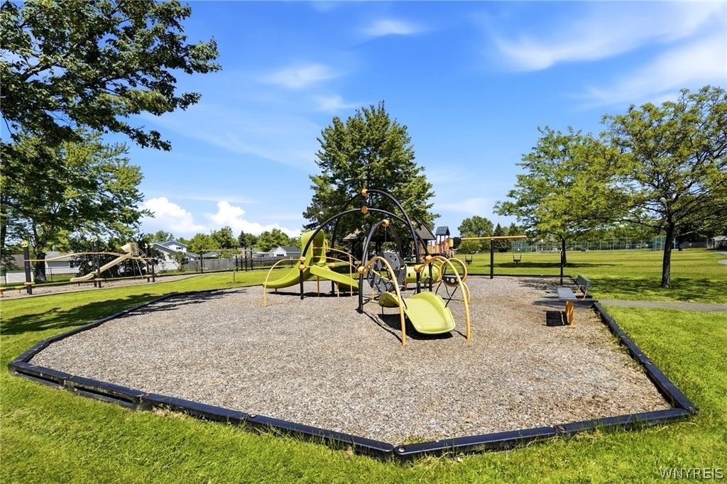 555 Lakeview Avenue - Photo 23