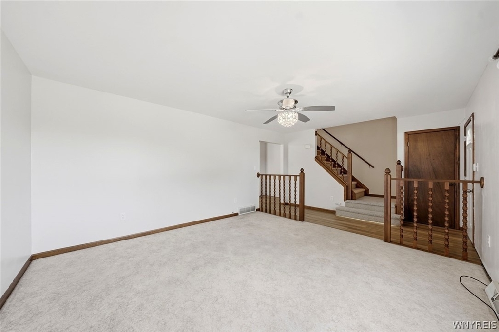 555 Lakeview Avenue - Photo 3