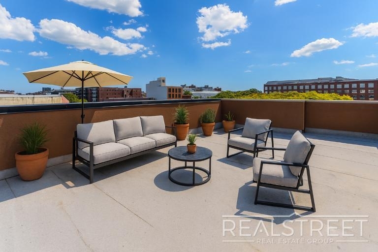 341 Herkimer Street - Photo 8