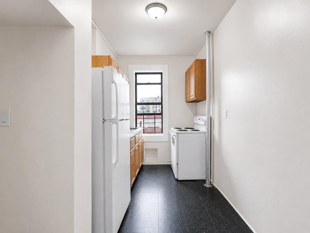 Bryant Avenue - Photo 6