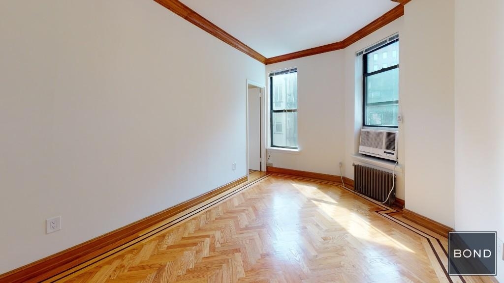 East 19th Street - Photo 3