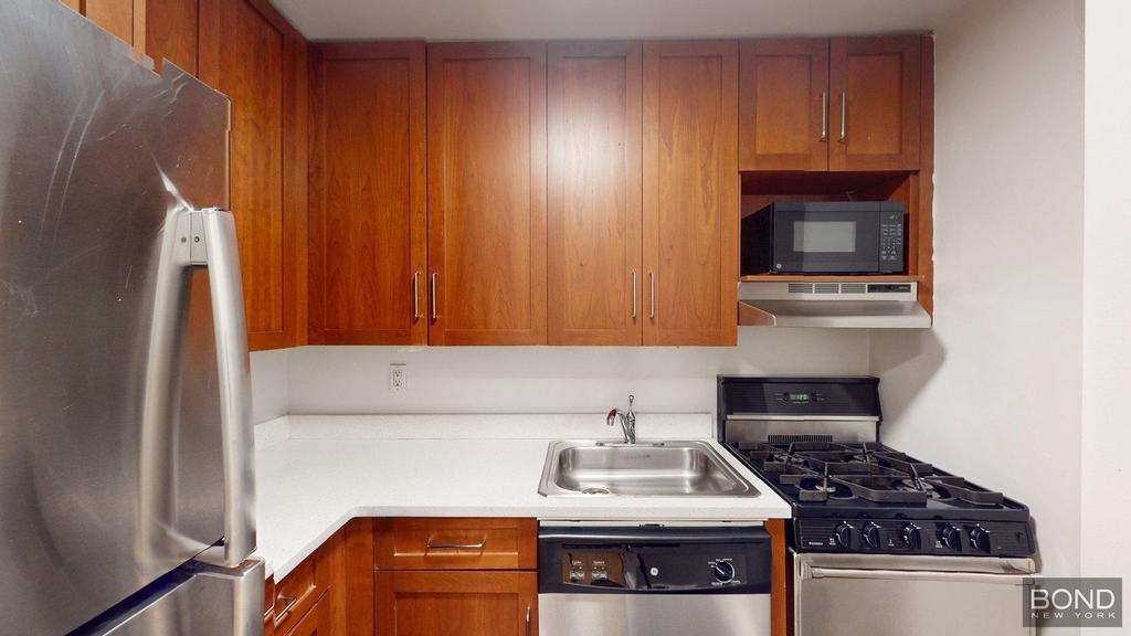 East 63rd Street - Photo 1