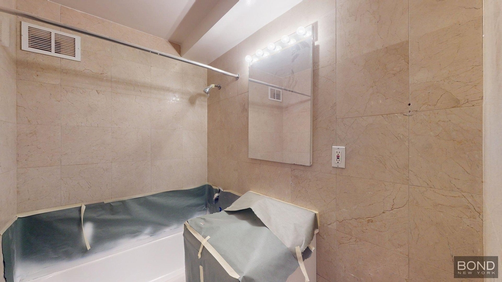 East 79th Street - Photo 2
