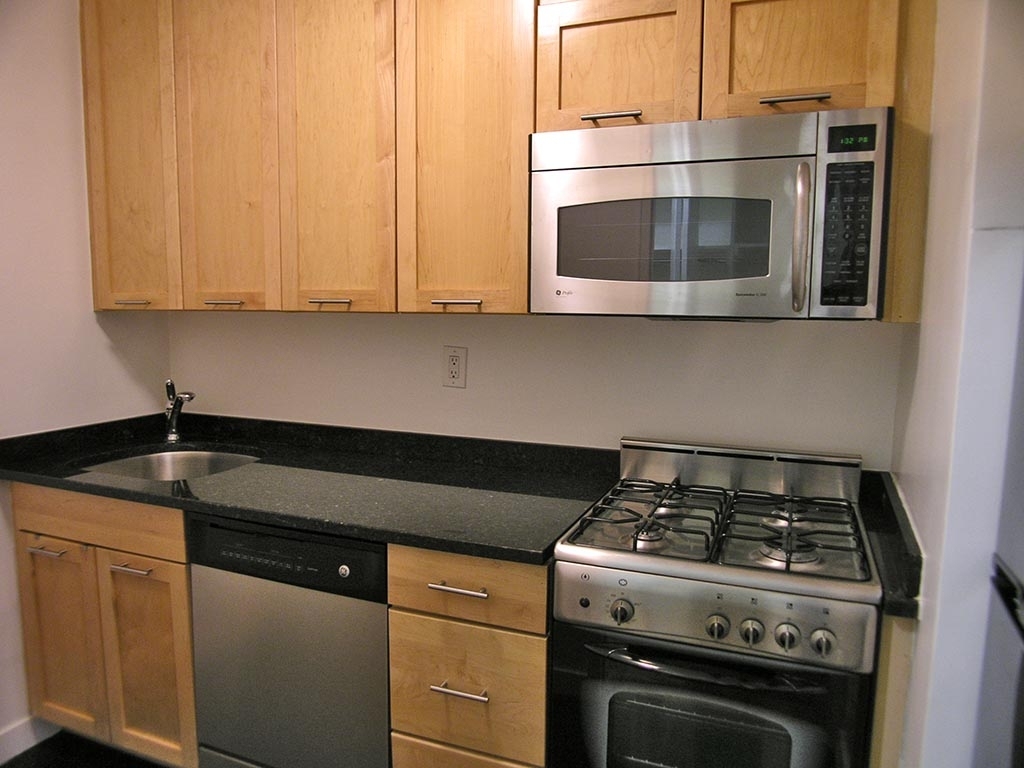 East 49th Street - Photo 1