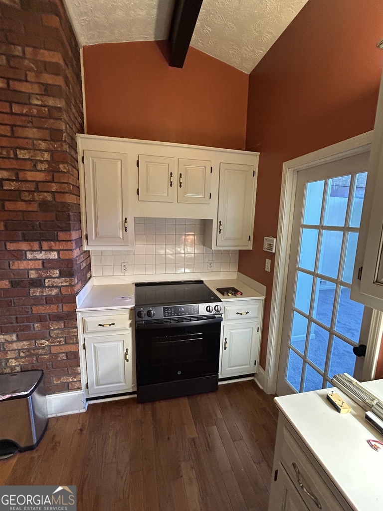 1595 Timothy Road - Photo 10