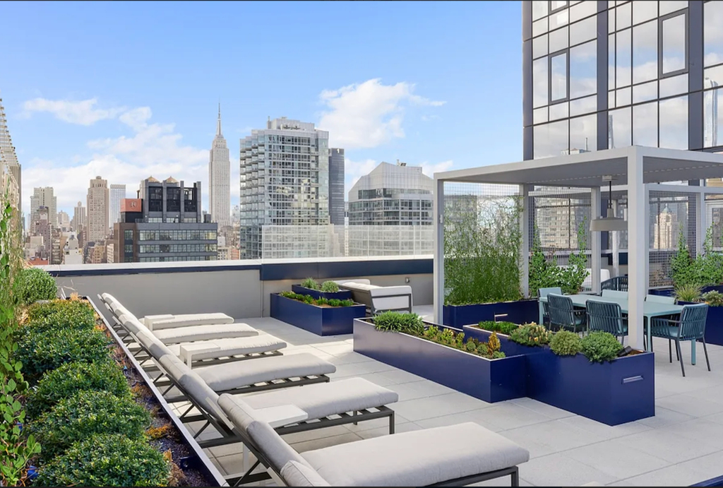 38th St & 11th Ave - Photo 11