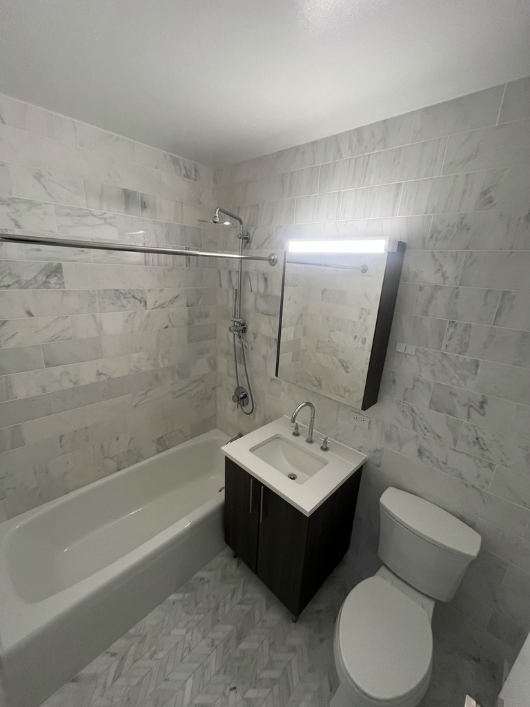 Center Boulevard - Photo 5