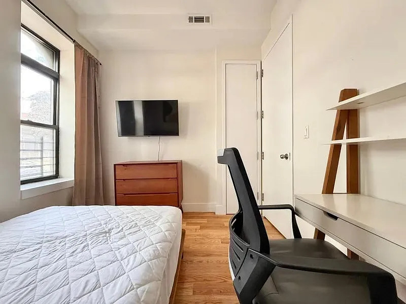 772 Jefferson Avenue - Photo 2