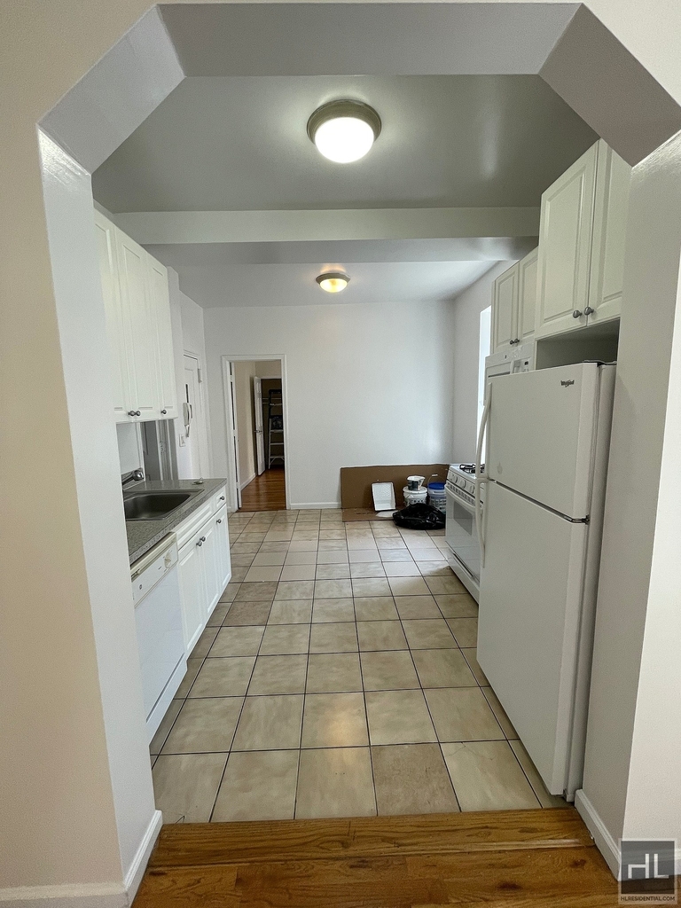 East 38th Street - Photo 5