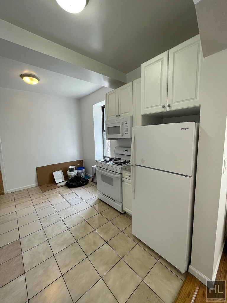 East 38th Street - Photo 7