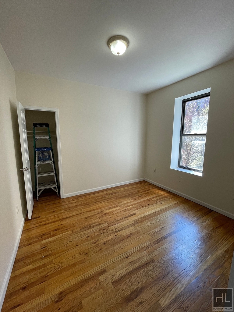 East 38th Street - Photo 3