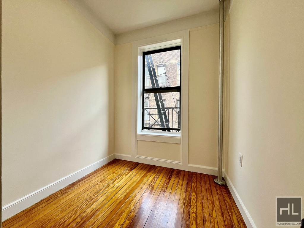 East 12th Street - Photo 2
