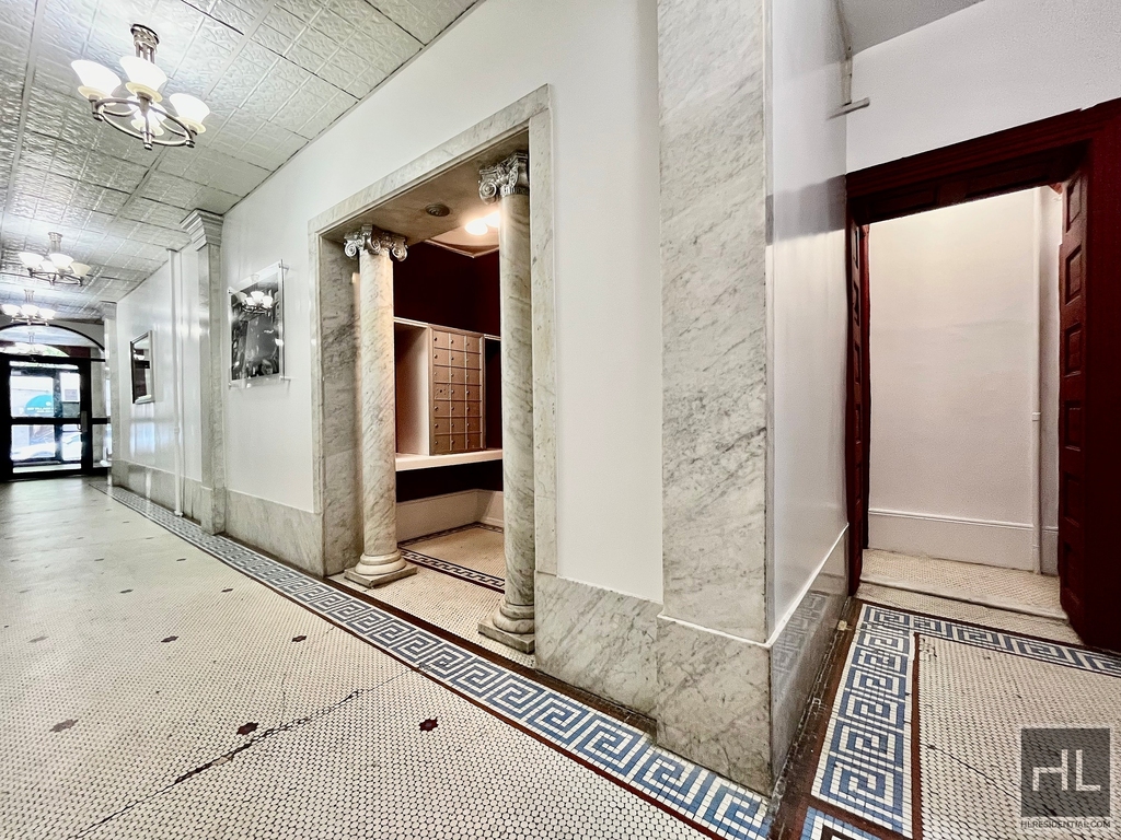 East 12th Street - Photo 9