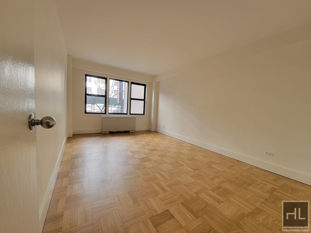 East 63 Street - Photo 0