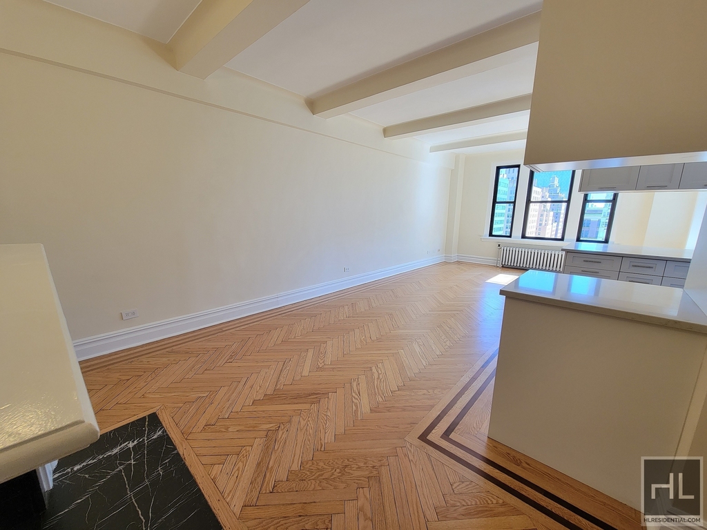 East 63 Street - Photo 1