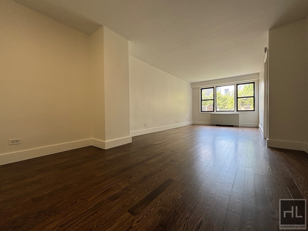 East 63 Street - Photo 1