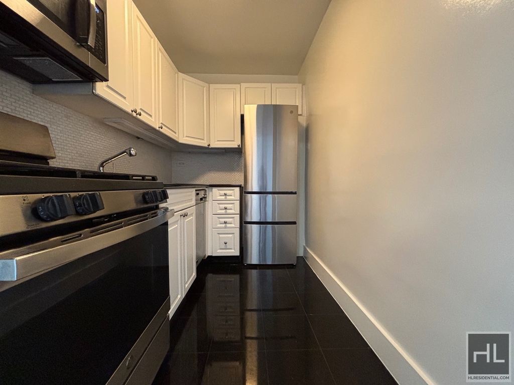 East 63 Street - Photo 3