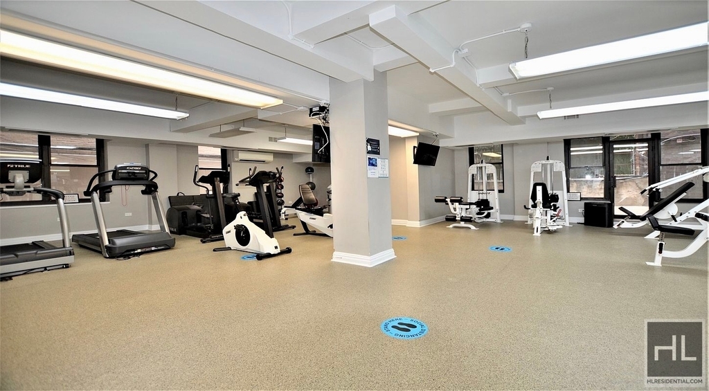 East 56 Street - Photo 5