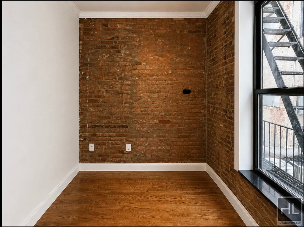 East 13th Street - Photo 3