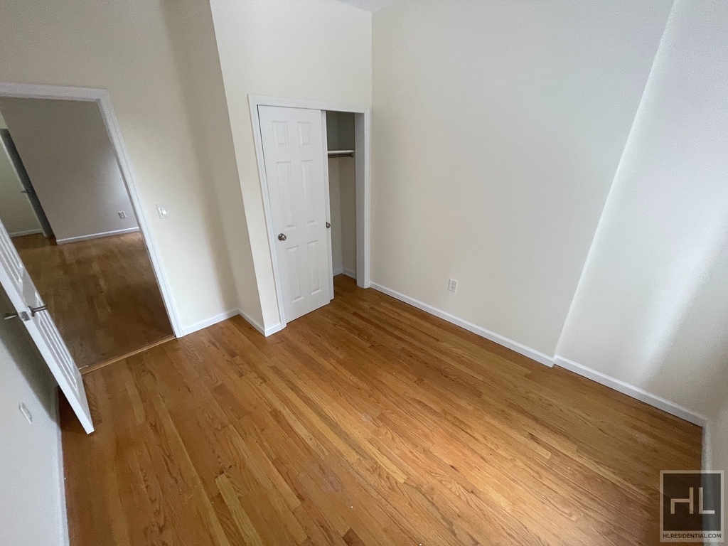 East 38 Street - Photo 2