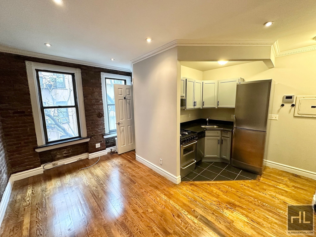 East 13th Street - Photo 2