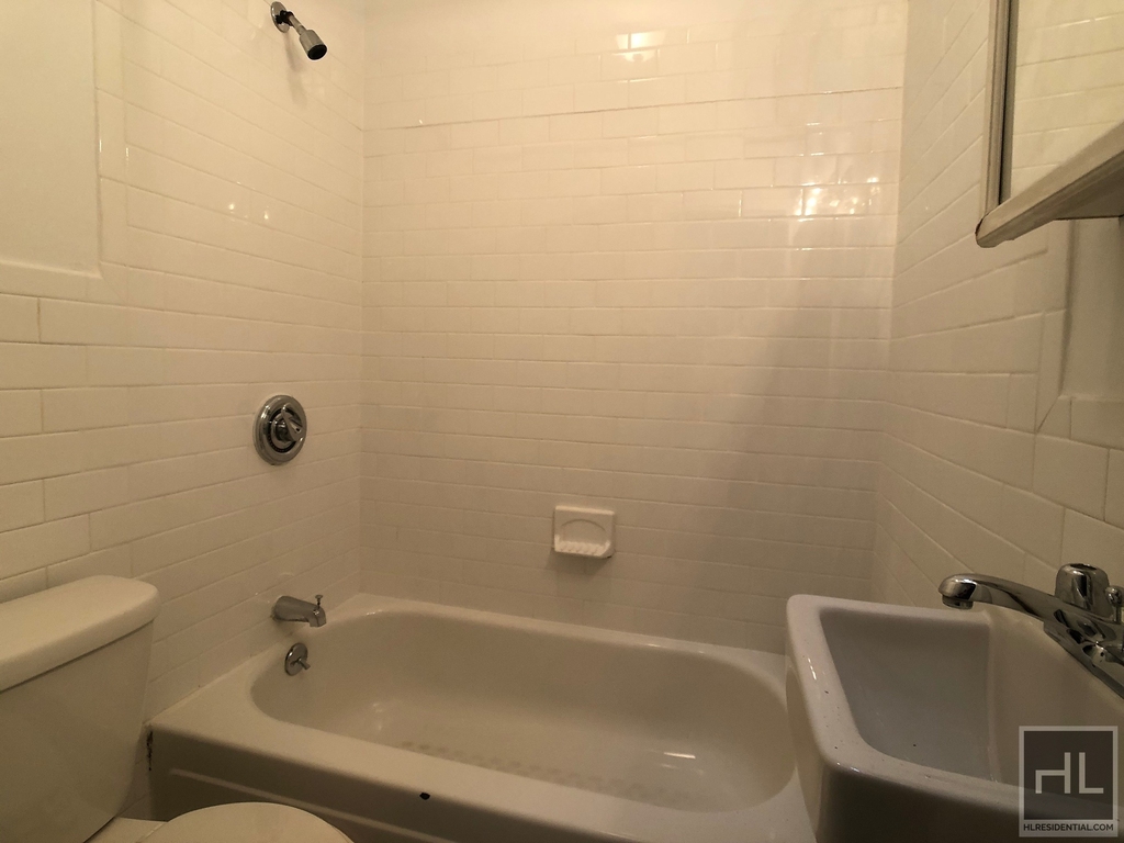 East 89th Street - Photo 2