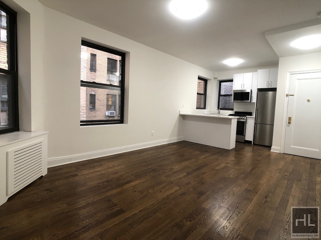 East 88 Street - Photo 1