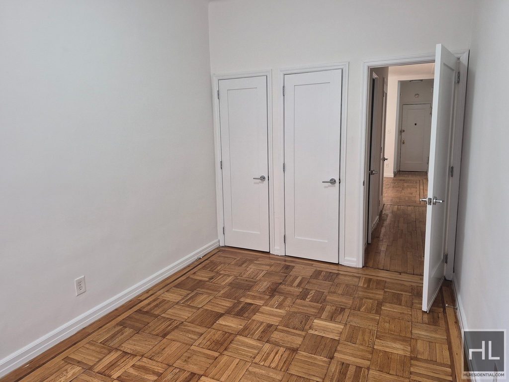 East 88 Street - Photo 6