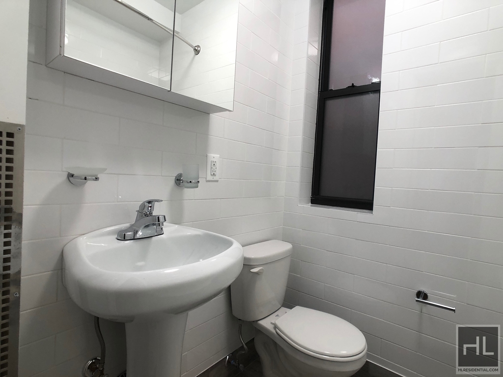 East 88 Street - Photo 8