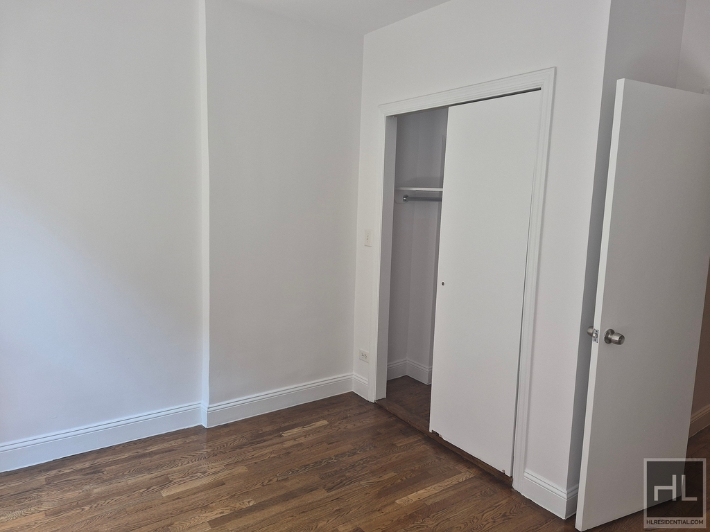 East 89th Street - Photo 3