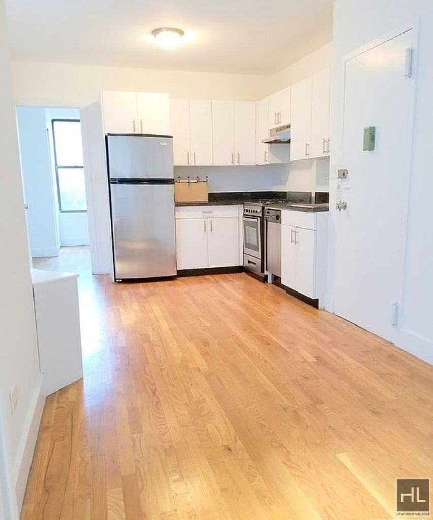 East 87 Street - Photo 3