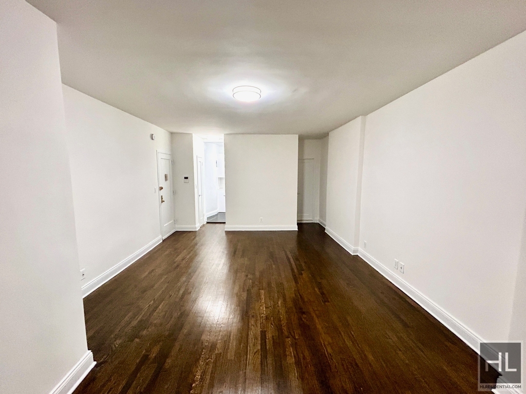East 74 Street - Photo 1