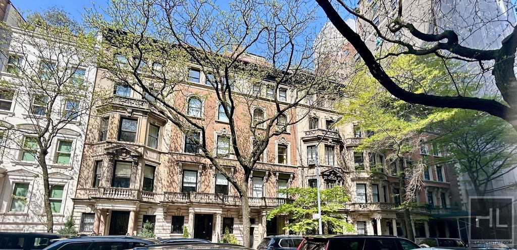 East 74 Street - Photo 6